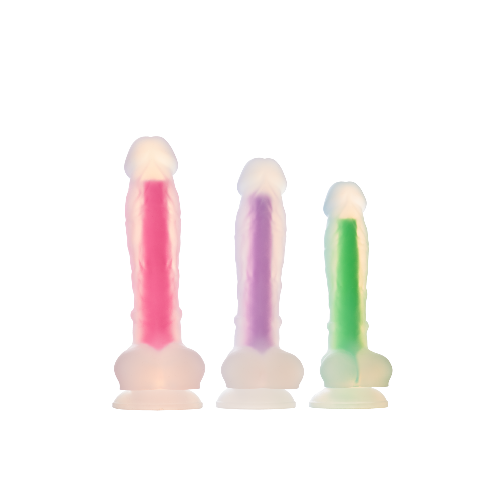 Светящийся фаллоимитатор Dream Toys RADIANT SOFT SILICONE GLOW IN THE DARK DILDO LARGE PINK