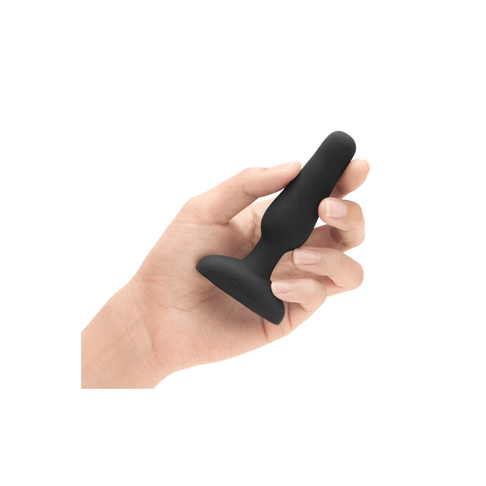 Анальная пробка с вибрацией и пультом B-Vibe Novice Plug, черная