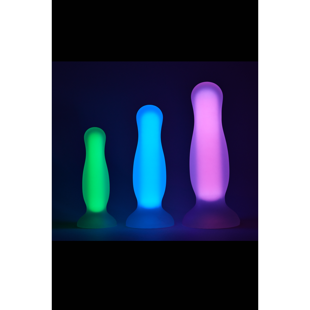 Светящаяся анальная пробка Dream Toys RADIANT SOFT SILICONE GLOW IN THE DARK PLUG MEDIUM PURPLE