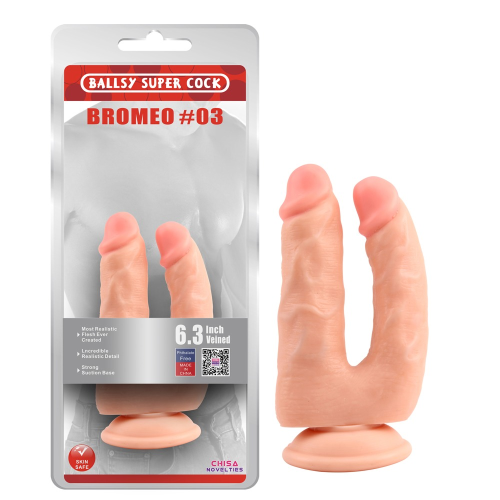Фаллоимитатор двойной на присоске Chisa Ballsy Super Cock реалистичный, бежевый