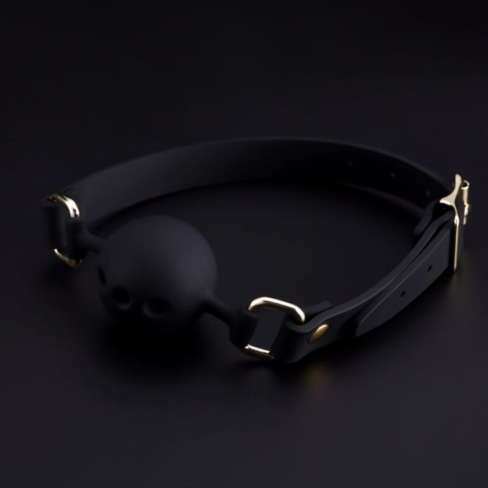 Кляп с шариком Roоmfun Mouth Ball Gag силиконовый, черный