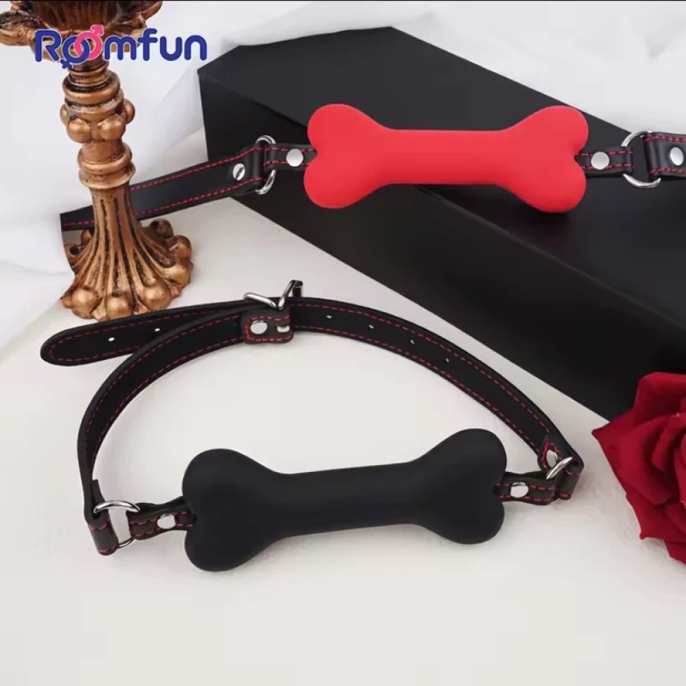 Кляп в виде косточки Roomfun Bone Gag силиконовый, красный