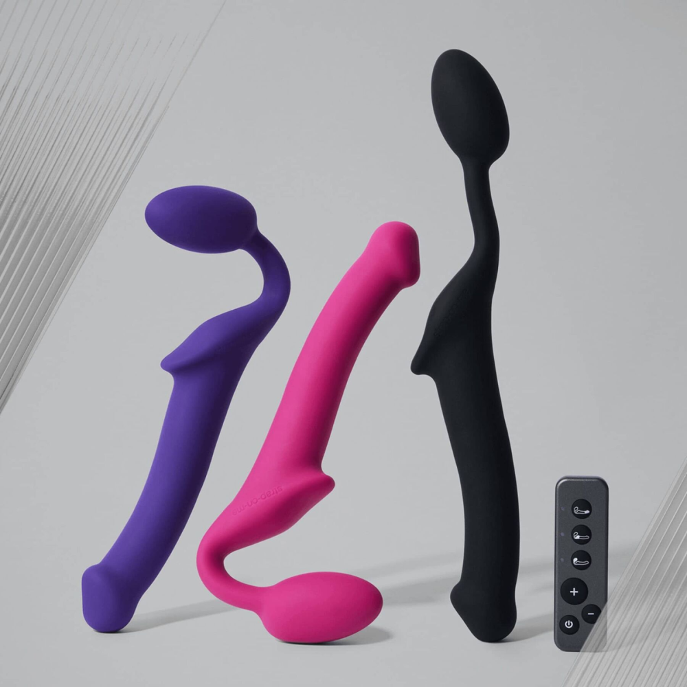 Безремневой страпон с вибрацией Strap-On-Me Vibrating Fuchsia L, диаметр 3,7 см, пульт ДУ, регулируемый