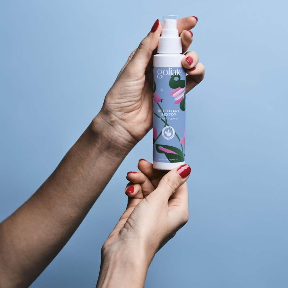Антибактериальный спрей для игрушек Goliate Nettoyant Sextoy 100 мл, безопасный для тела